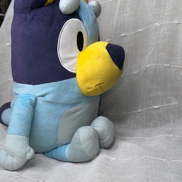 Bluey Kids Bedding Plush 17" Cuddle and Decorative Pillow Buddy, Microfiber EUC - Picture 14 of 14